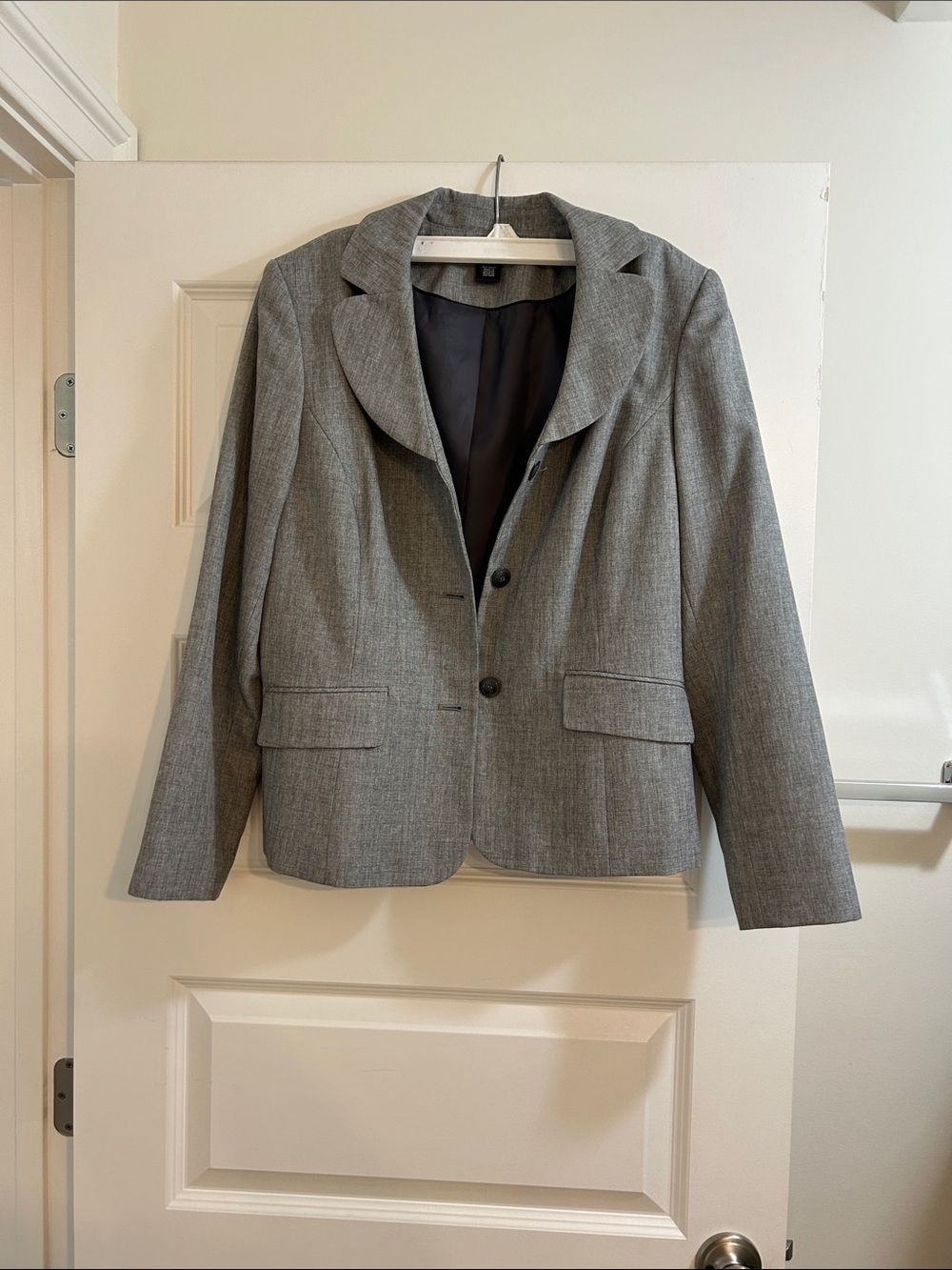 East 5th Gray Two-Button Tailored Blazer